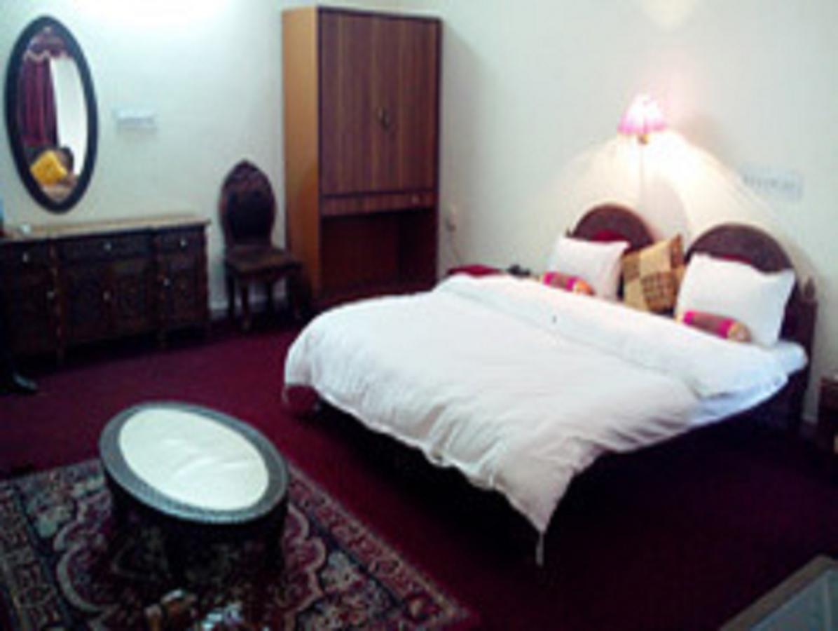 Hotel Padmini Chittorgarh Екстериор снимка